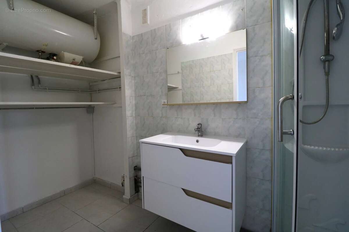 Appartement à MARSEILLE-4E