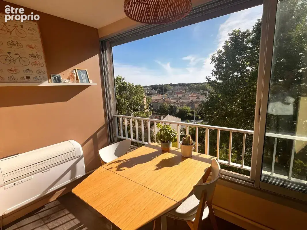 Appartement T2 en duplex rénové à Six-Fours-Les-Plages  – Exposition Sud, loggia et vue dégagée - photo 2