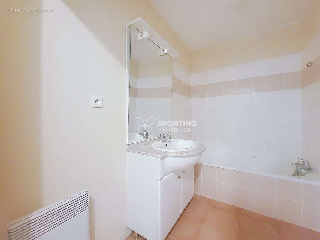 Appartement à COUTRAS