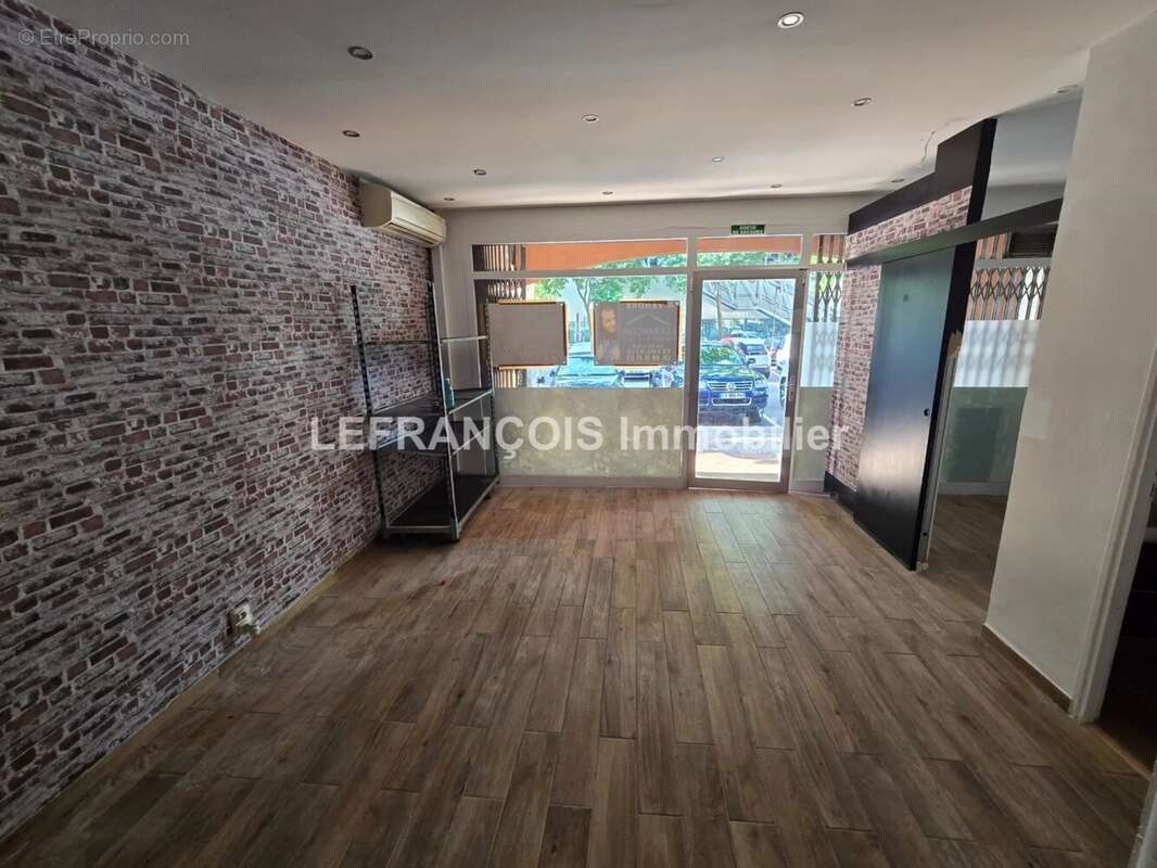 Commerce à MOUANS-SARTOUX