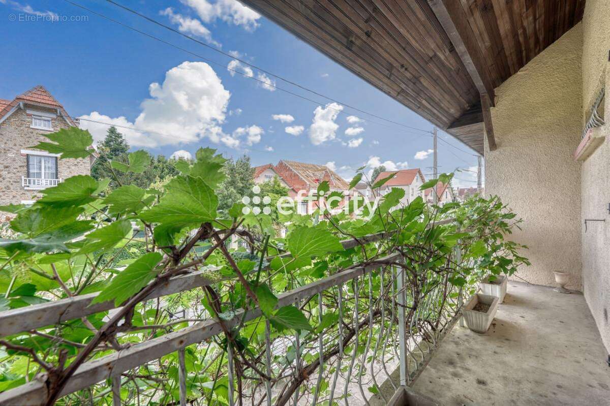 Maison à COMBS-LA-VILLE