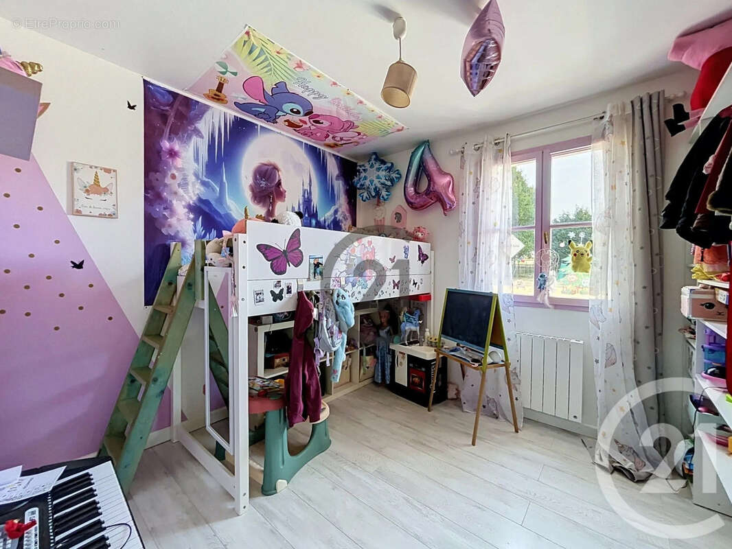 Maison 105 m² à Saint-Serotin  - photo 9
