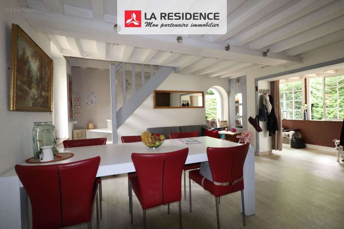 Maison à FONTAINE-SOUS-JOUY