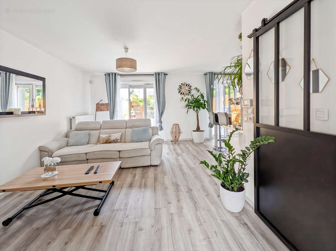 Maison 68 m² à Saint-Priest  - photo 2