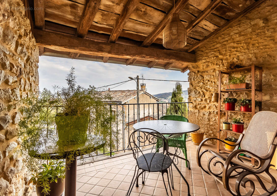 Maison à VILLE-SUR-JARNIOUX