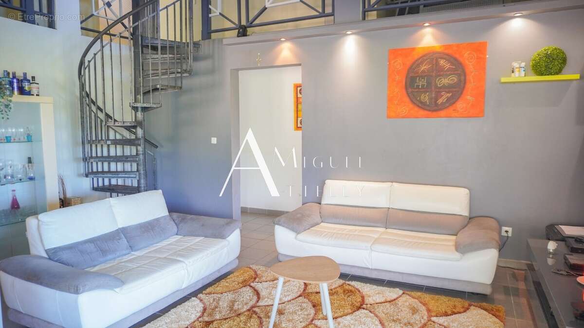 Maison à RIVIERE-SALEE