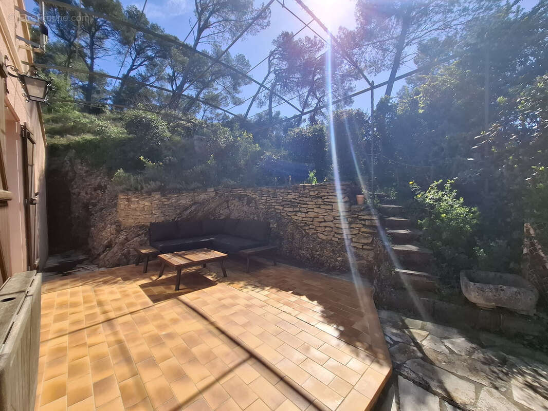 Maison à SAINT-ETIENNE-DU-GRES