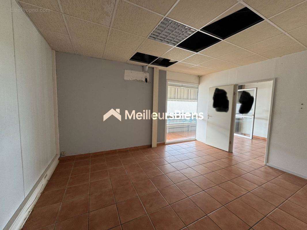 Commerce à BAIE-MAHAULT