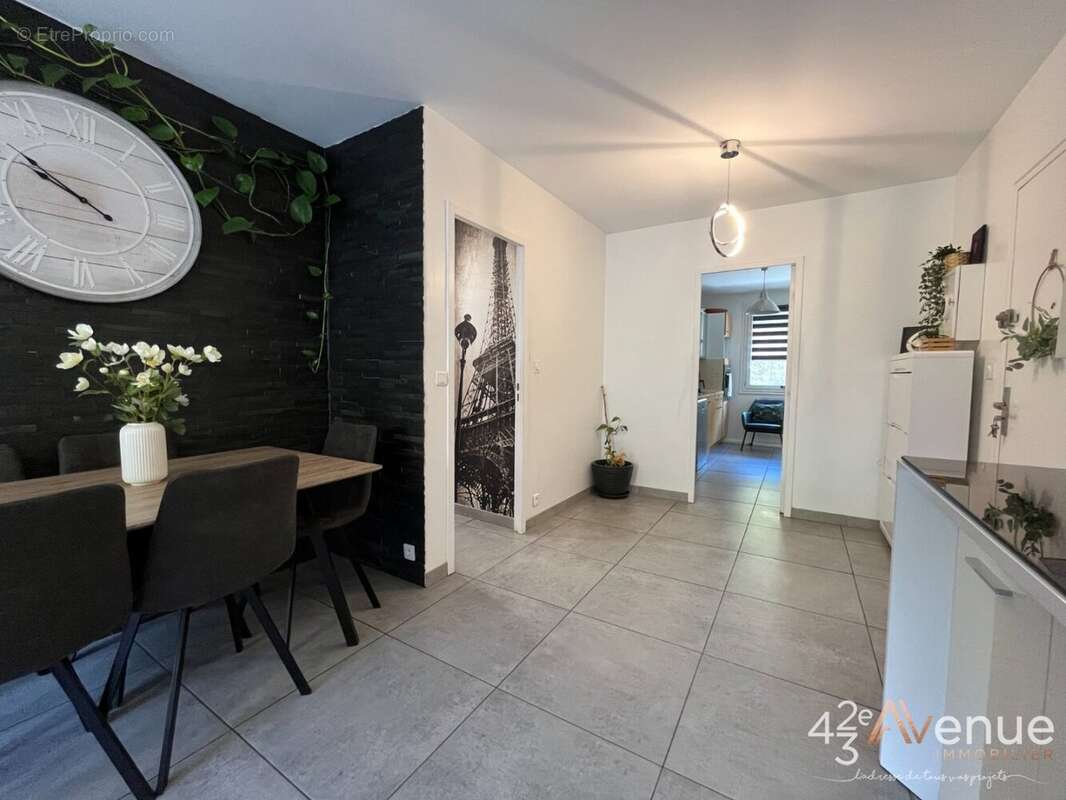 Appartement à SAINT-ETIENNE