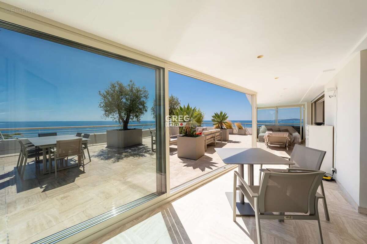 Appartement à VILLENEUVE-LOUBET