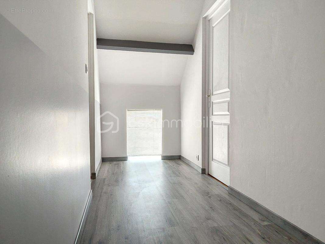 A VENDRE - Maison en pierre de 95 m2 dans un environnement calme - photo 8