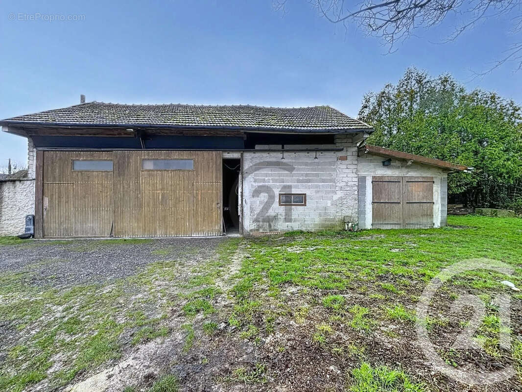 Maison à VILLENEUVE-SAINT-VISTRE-ET-VILLEVOTTE