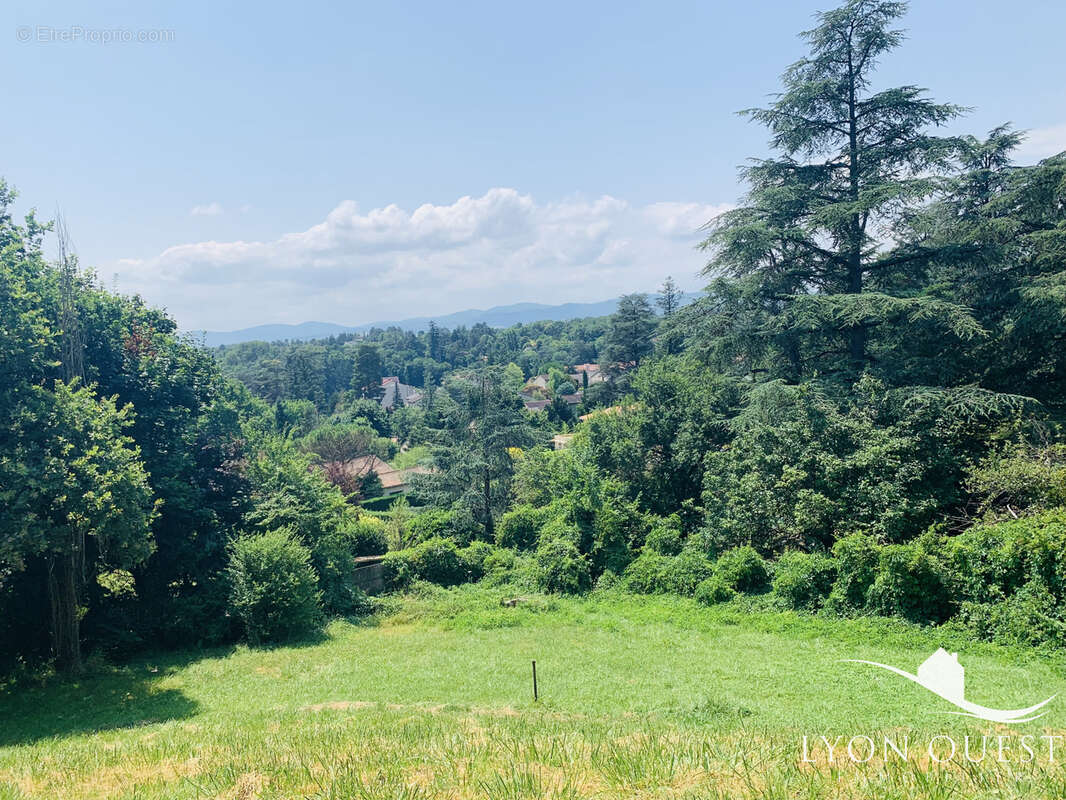 Exceptionnel, centre de charbonnières les bains, belle propriété sur beau terrain avec vue - photo 3