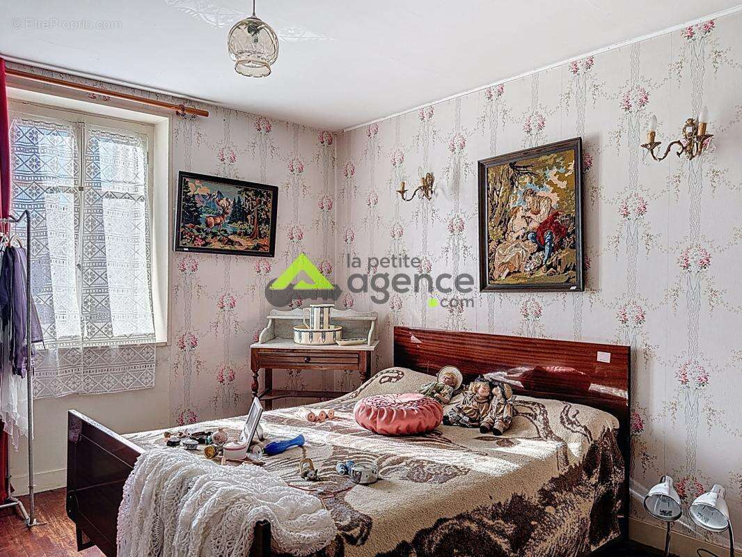 Maison à SAINT-VAURY