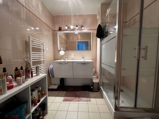 Appartement à VERT-SAINT-DENIS