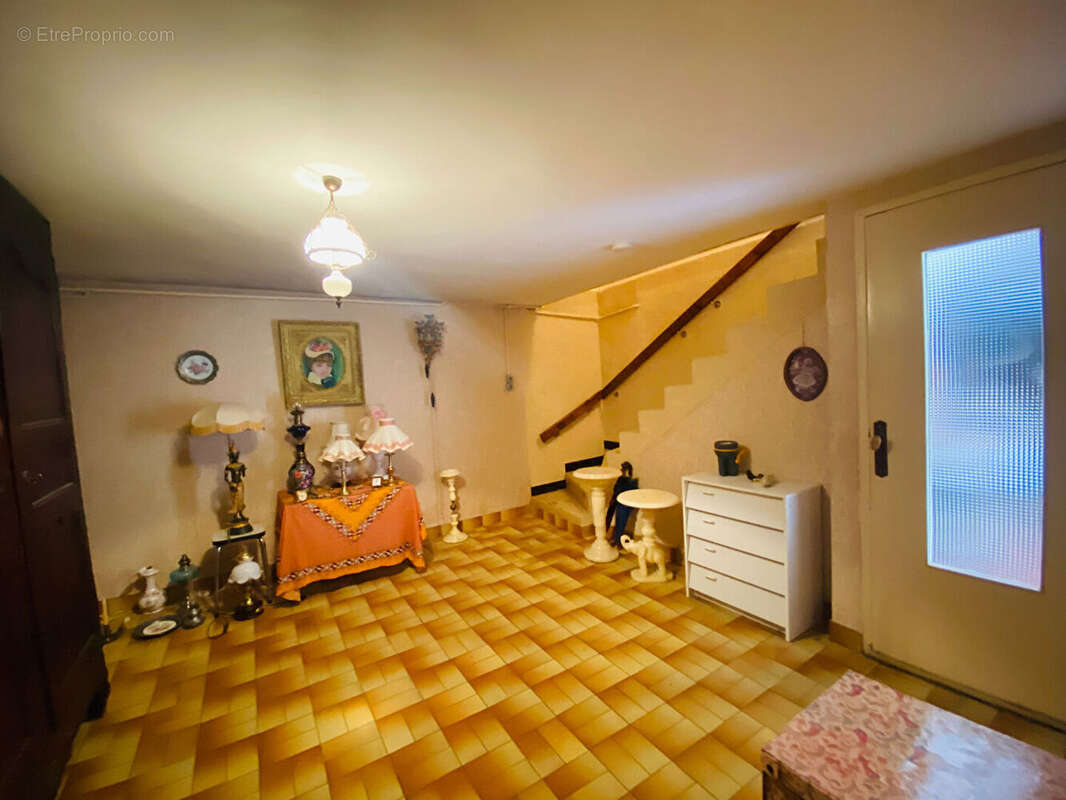 Vente maison f4 sous sol semi enterre premilhat - photo 7