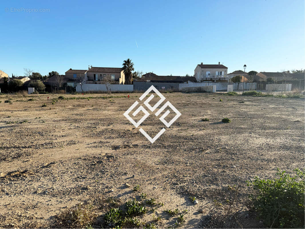 Terrain à BAGES