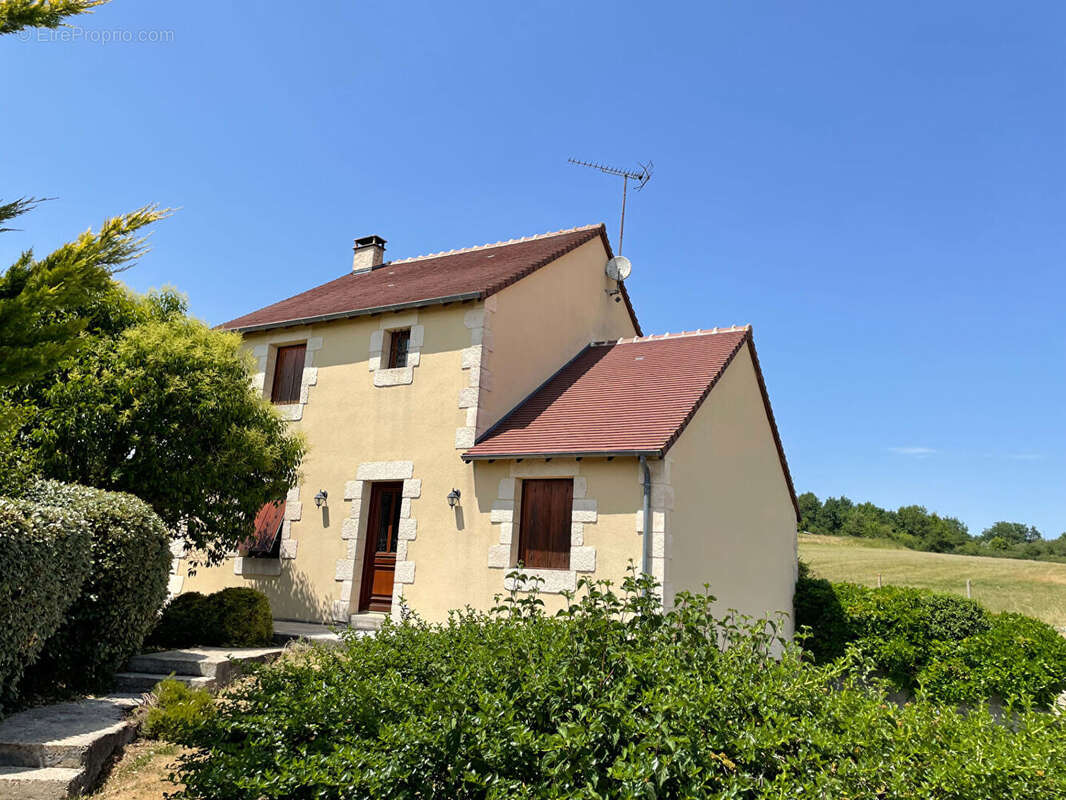 Maison à COUSSAY-LES-BOIS