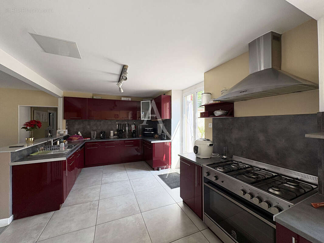 Maison de village avec piscine - Proche DOURDAN (91410) - 10 pièce(s) 240 m2 - photo 4