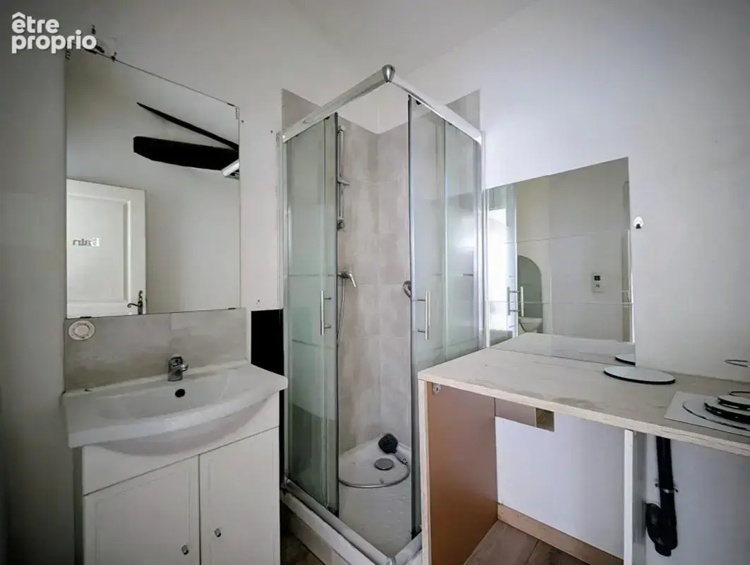 Immeuble Cazeres avec 2 appartements et un local commercial - photo 5