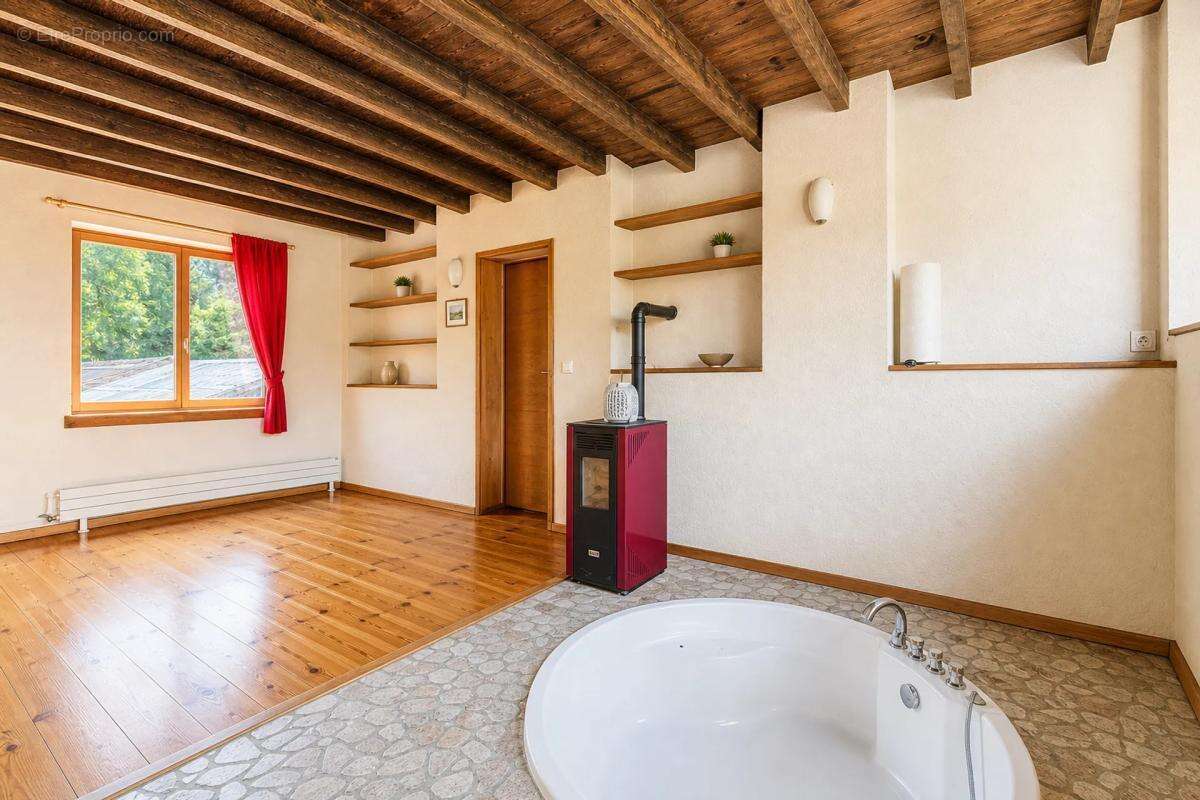 Maison à COURZIEU