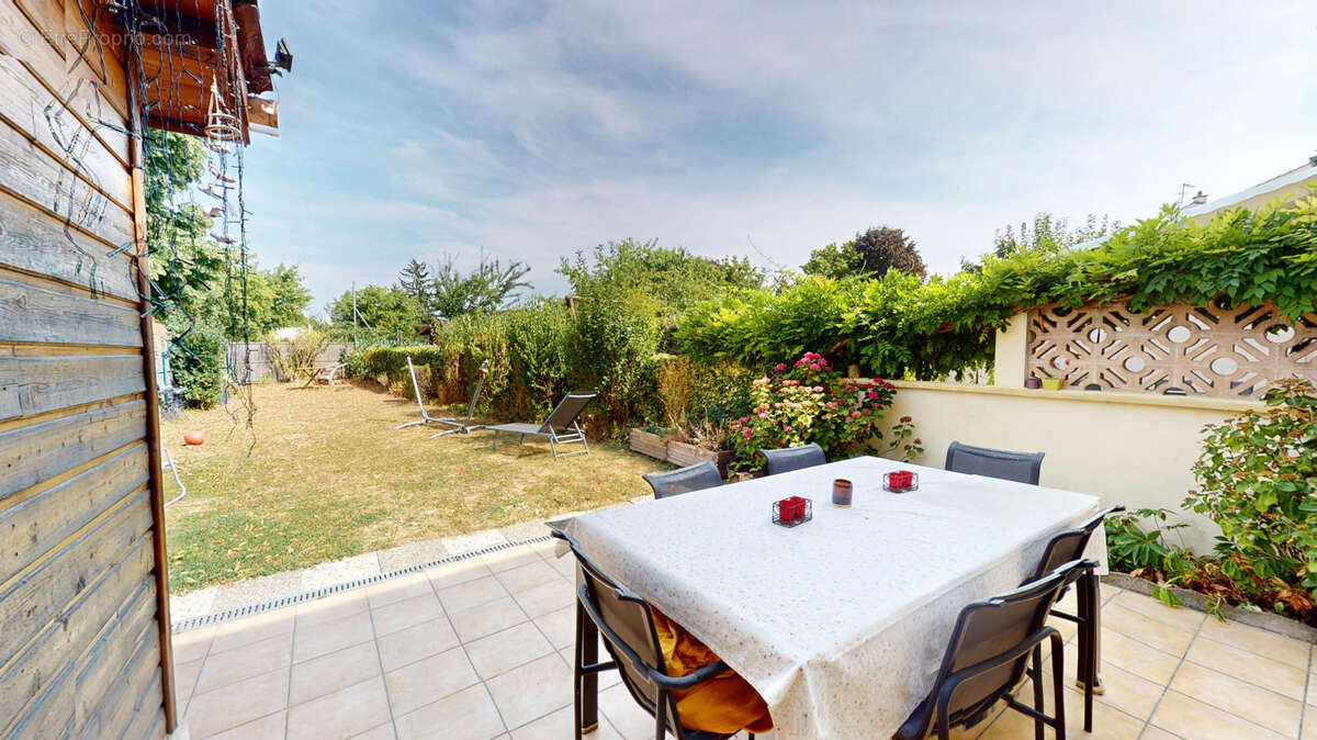Maison 4 chambres avec jardin et garage - photo 17