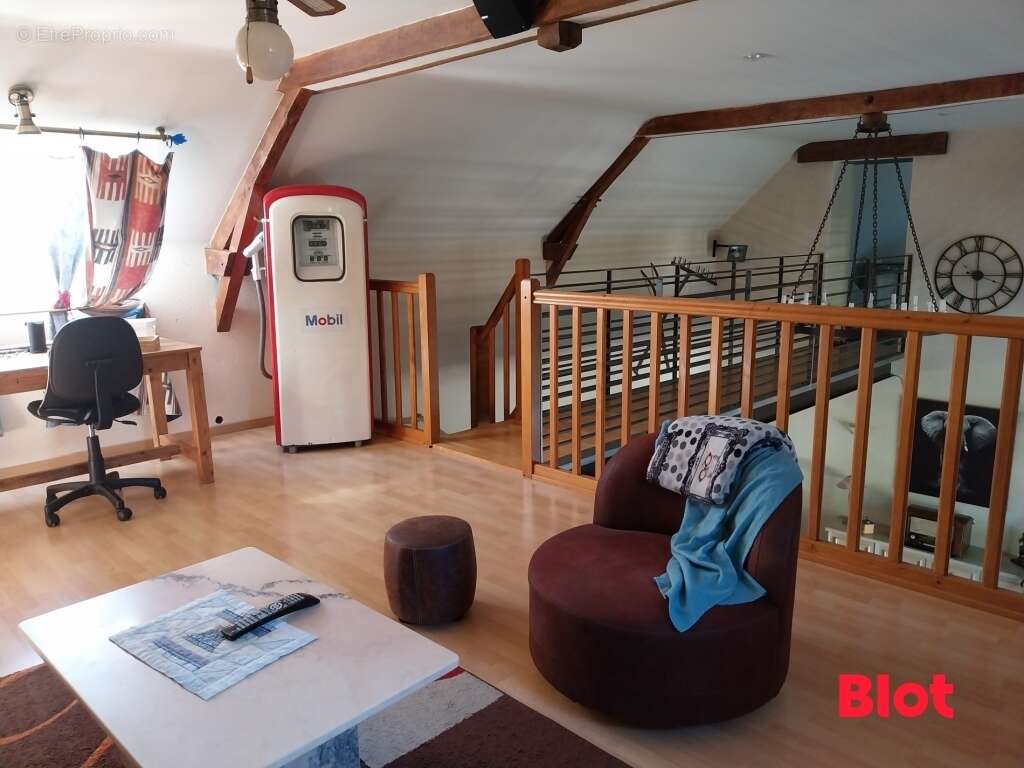 Maison 195 m² à Le Chatellier  - photo 4