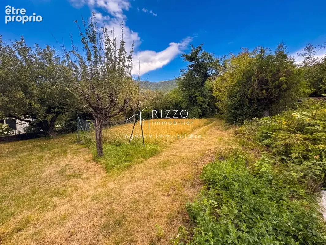 Terrain à bâtir de 753 m2 / Crozet (01170) / 350 000 € - photo 4