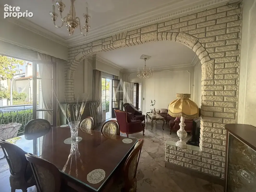 Maison Familiale La Courneuve 5 pièce(s) 150.15 m2 - photo 5