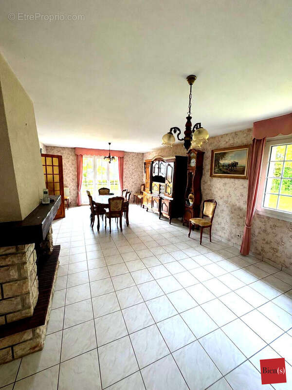 Maison à VILLAINES-LA-JUHEL
