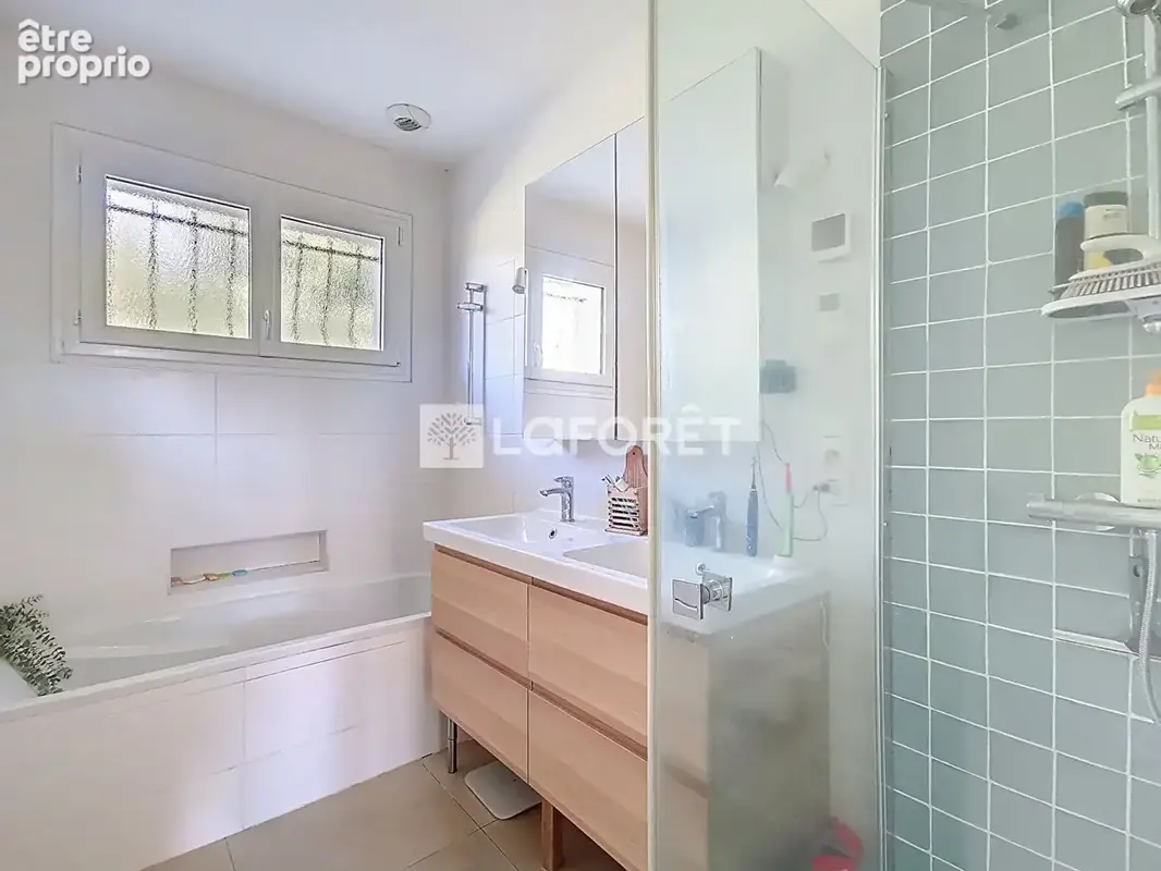 Maison de plain-pied 140 m², genay au calme avec grand terrain arboré - photo 13