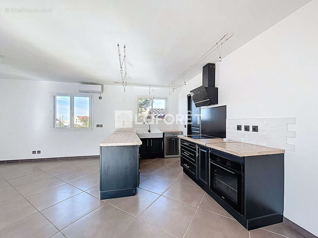 Maison à VILLELONGUE-DELS-MONTS