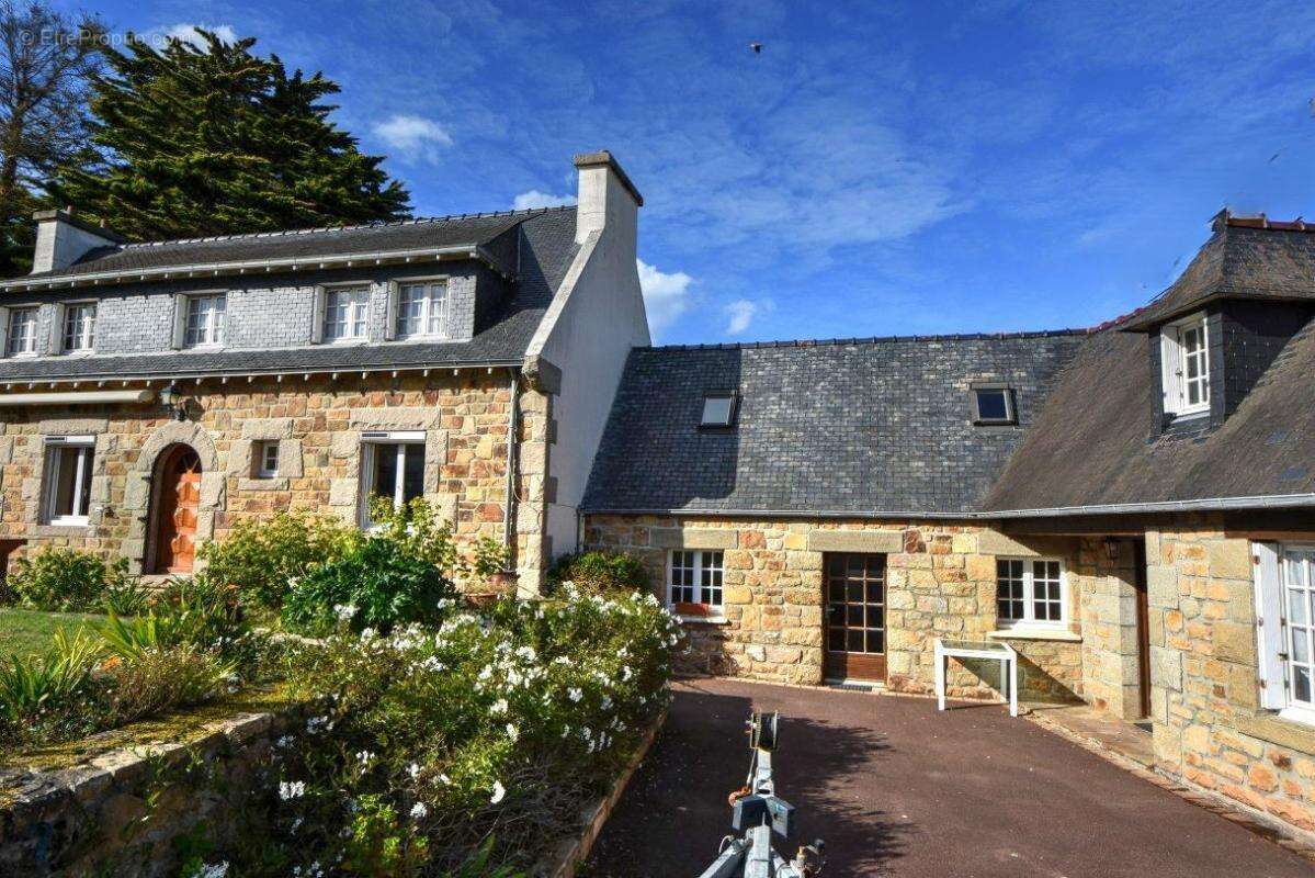 Maison à TREVOU-TREGUIGNEC