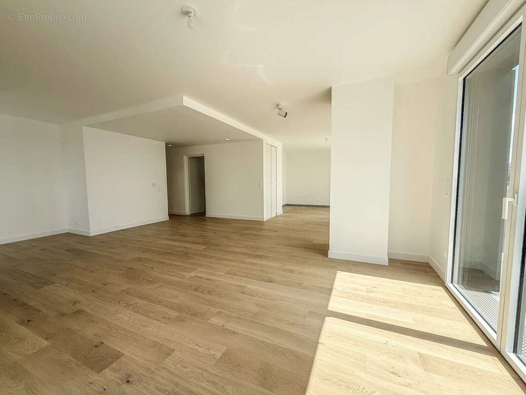Appartement à MONT-SAINT-AIGNAN