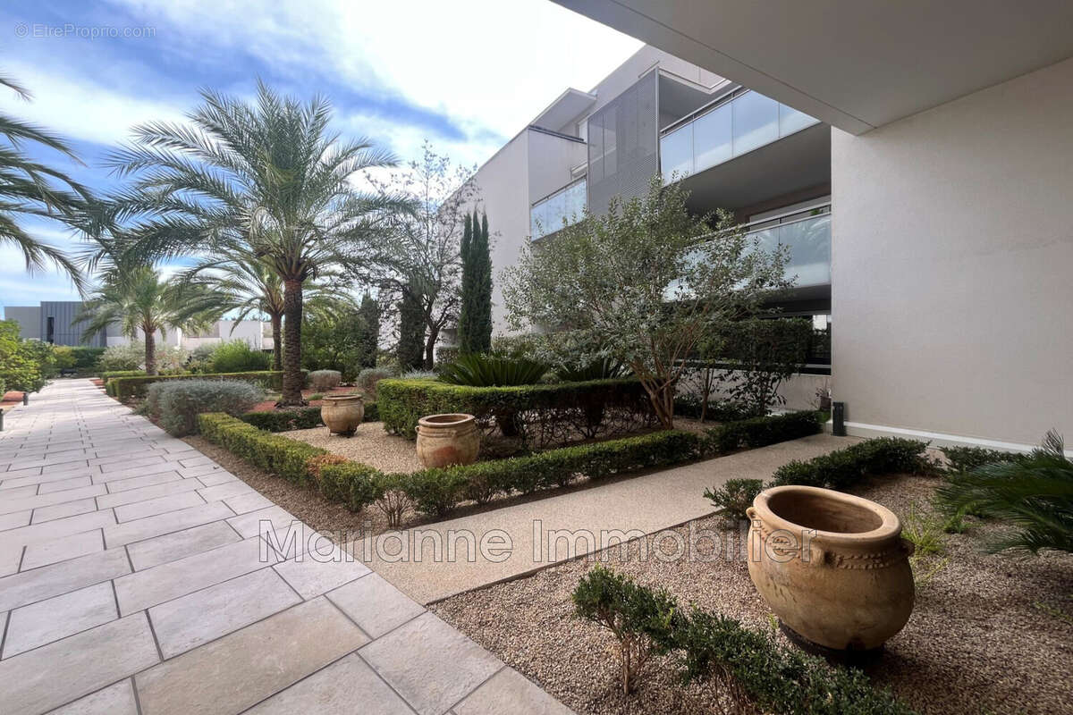 Appartement à LATTES