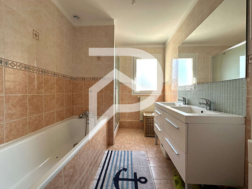 Maison à MONTMORENCY