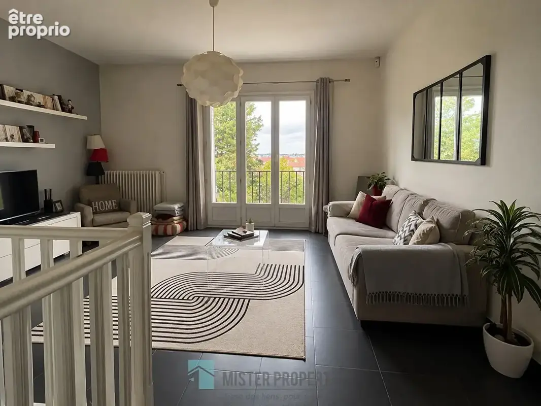 Rueil-malmaison  /  maison 4 pieces - 101 m2 - coteaux / jardin - parking - photo 1