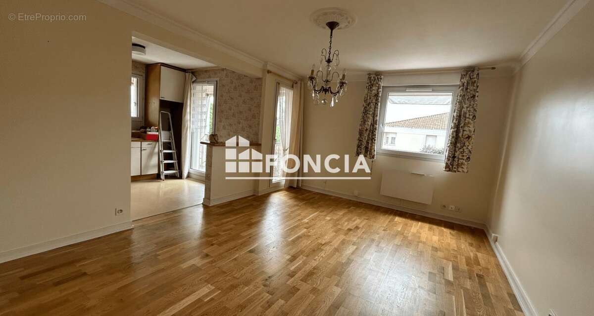 Appartement à BUXEROLLES
