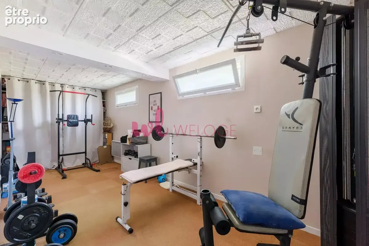 Villa familiale 6 pièces avec piscine- Secteur résidentiel -Pusignan - photo 34