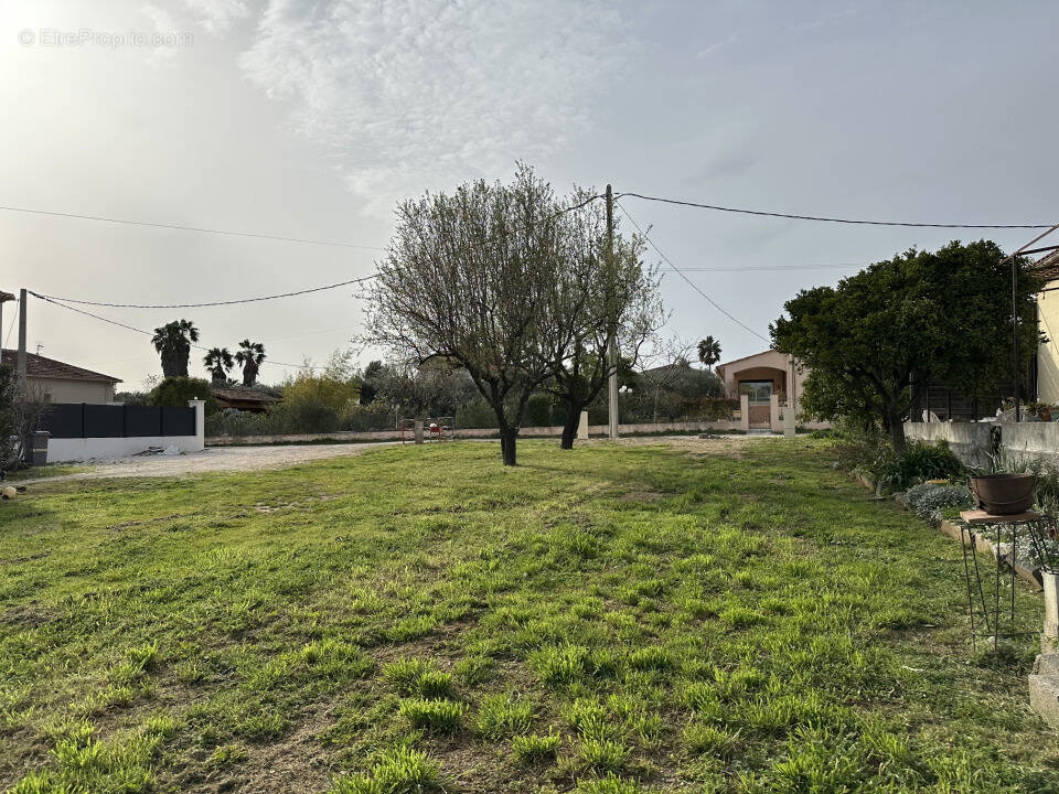 Terrain à HYERES
