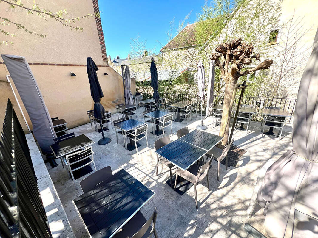 Commerce à SAINT-FARGEAU