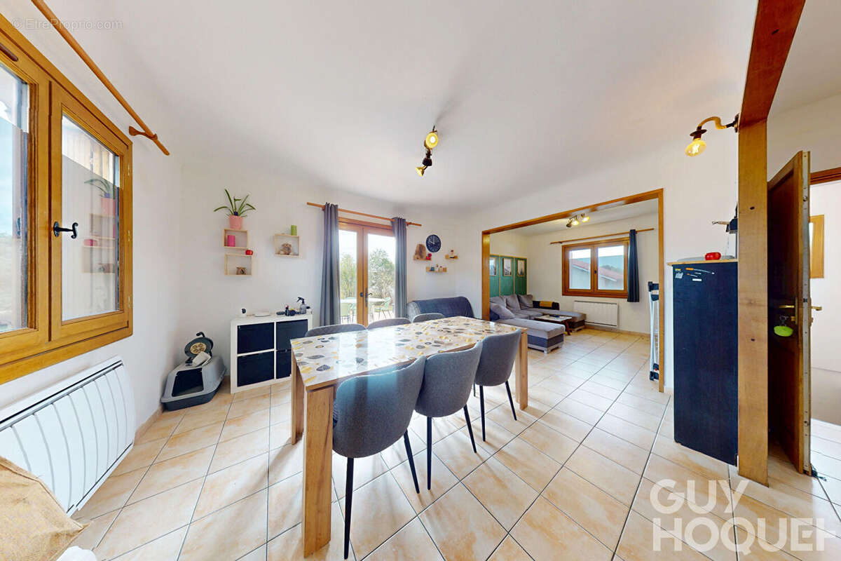 Grande maison familiale de 144 m² au centre-ville d'Hagetmau - photo 2