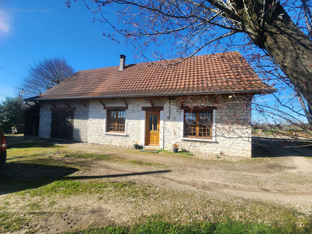 Maison à SAINT-MAURICE-EN-RIVIERE