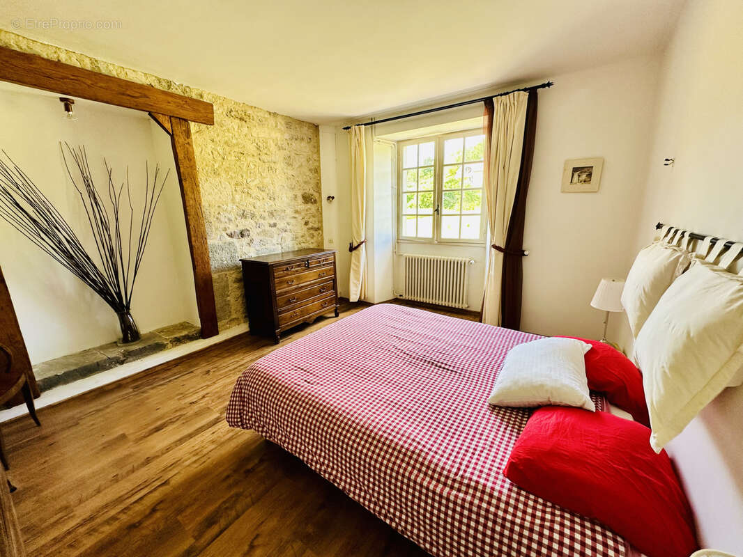 Maison à LARNAGOL