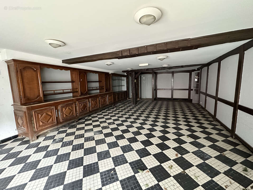 Immeuble de 1120 m2 d'exploitation à Gurmençon - photo 8