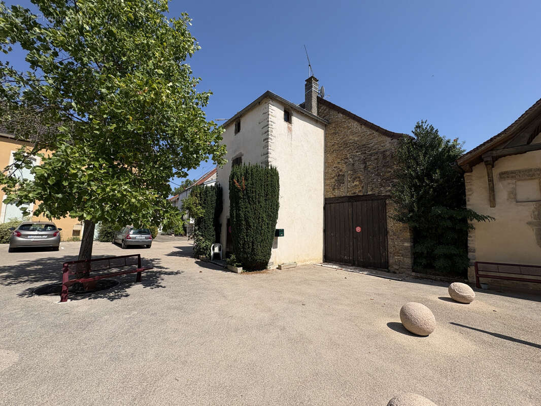 Maison de village avec dépendances - photo 2