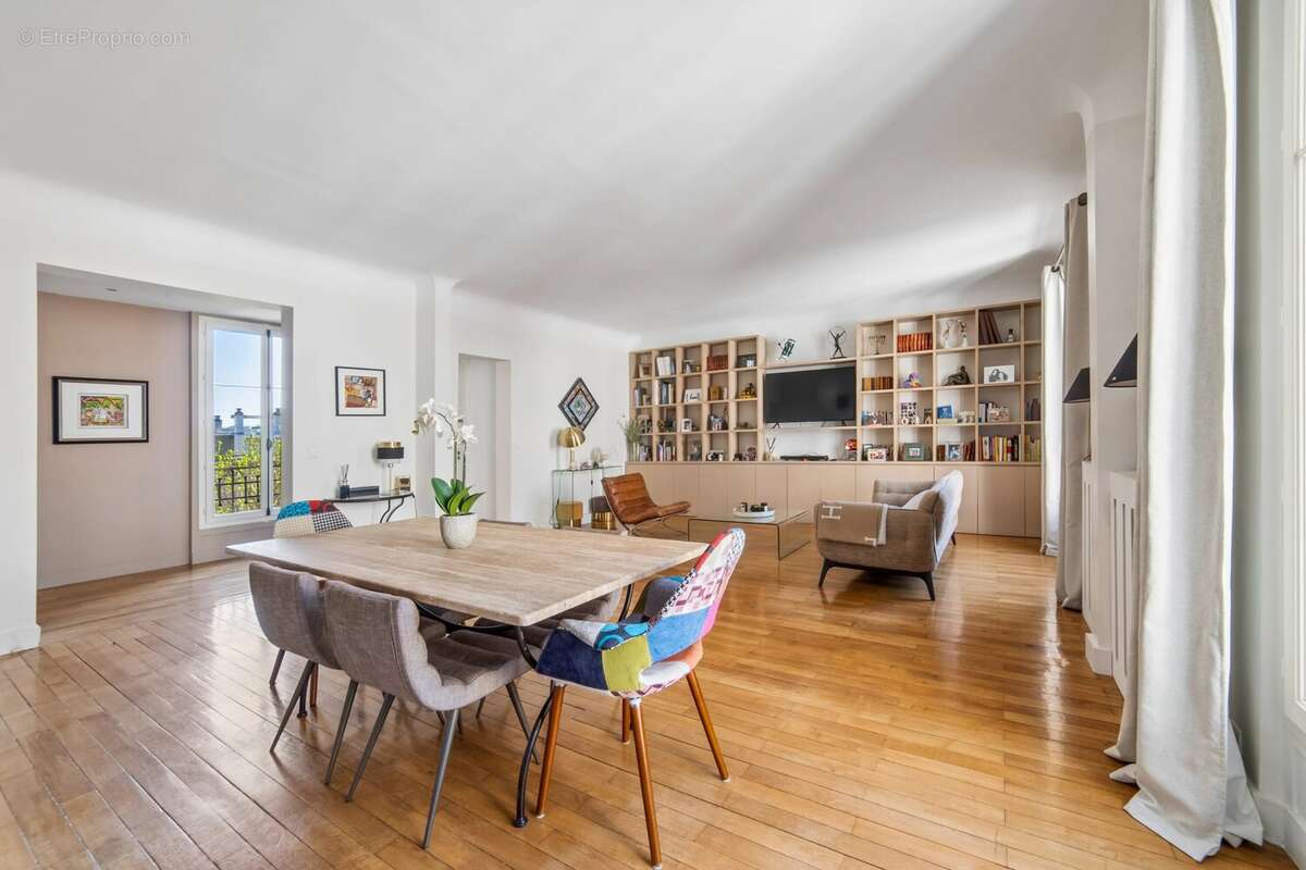Appartement à NEUILLY-SUR-SEINE