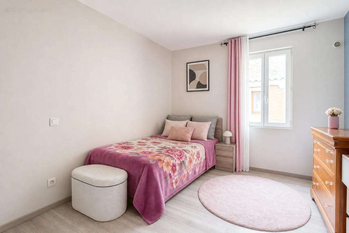 Maison de 7 pièces de 175 m² située à Le Blanc-Mesnil - photo 10