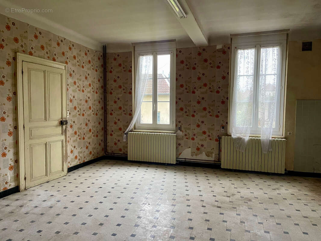 Maison à JAVERNANT