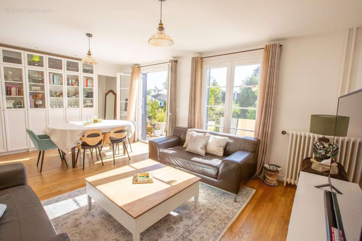 Photo 2 - Maison à LE MESNIL-SAINT-DENIS